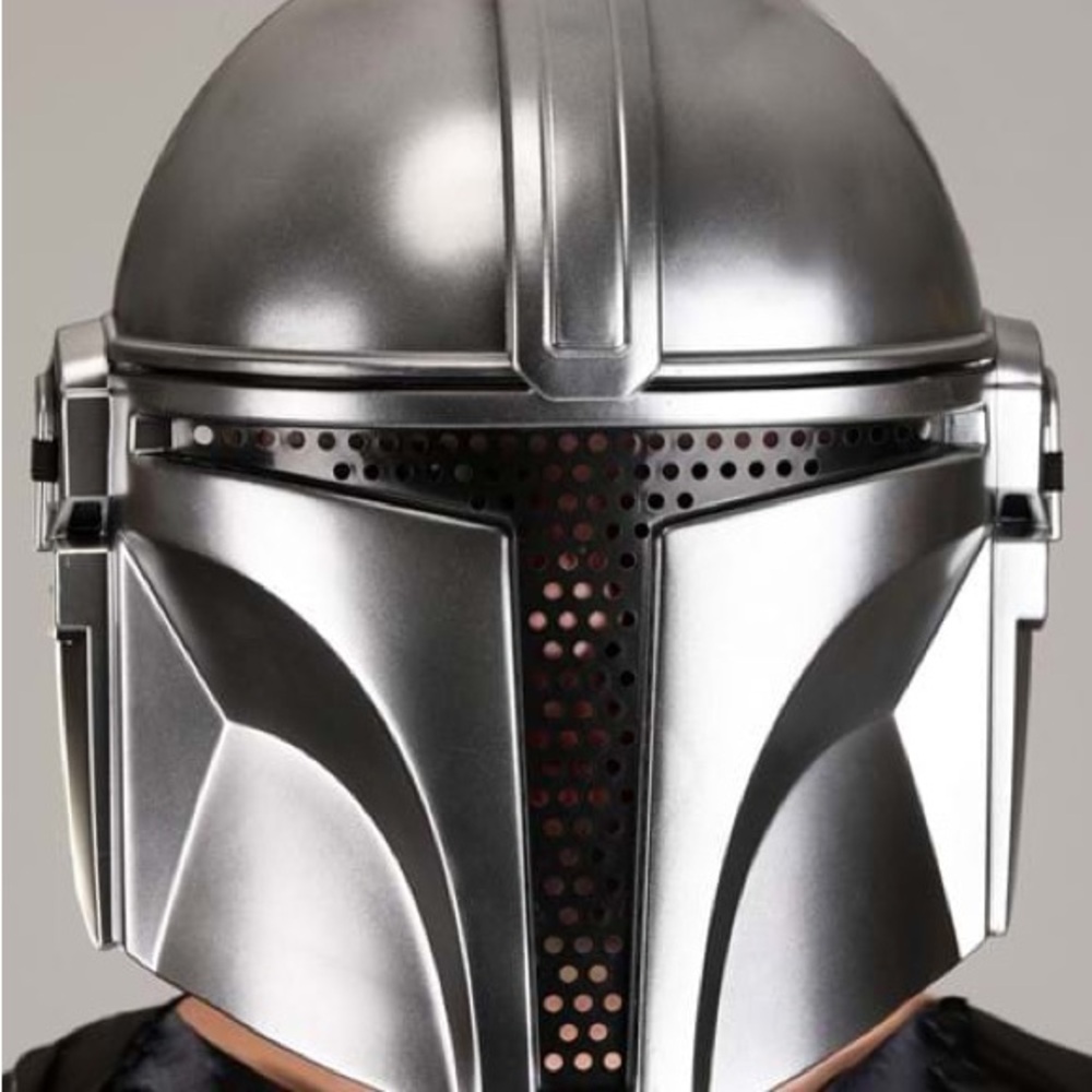Mandolorian costume worn for an hour
